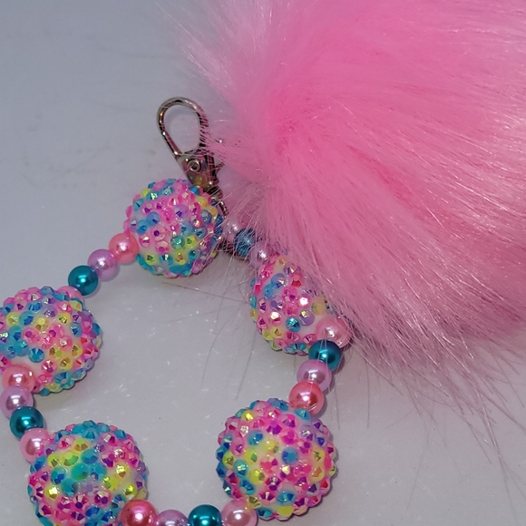 RAINBOW RHINESTONE WRISTLET KEYCHAIN 🌈 - Picture 4 of 7
